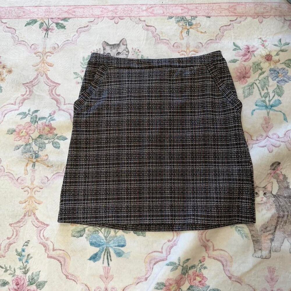 Skies are blue brown plaid